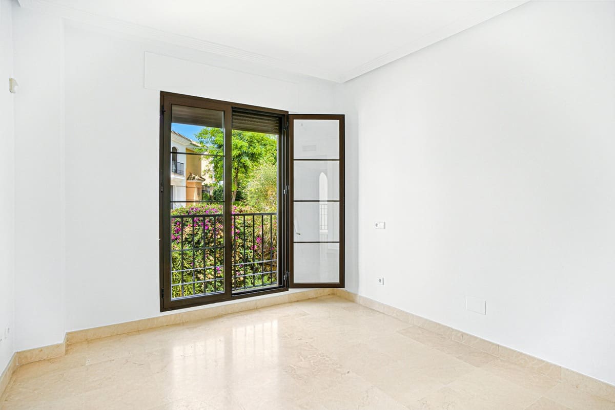 3 soverom Hus til salgs i Los Arqueros med svømmebasseng garasje - € 810 000 (Ref: 9303253)