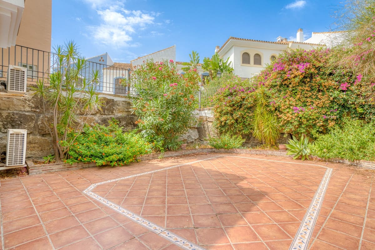 3 soverom Hus til salgs i Los Arqueros med svømmebasseng garasje - € 810 000 (Ref: 9303253)