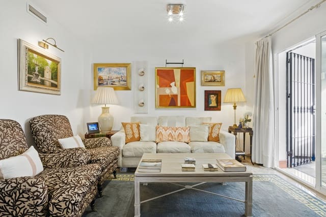 3 sypialnia Dom na sprzedaż w Nueva Andalucia, Marbella z basenem garażem - 730 000 € (Ref: 9303254)