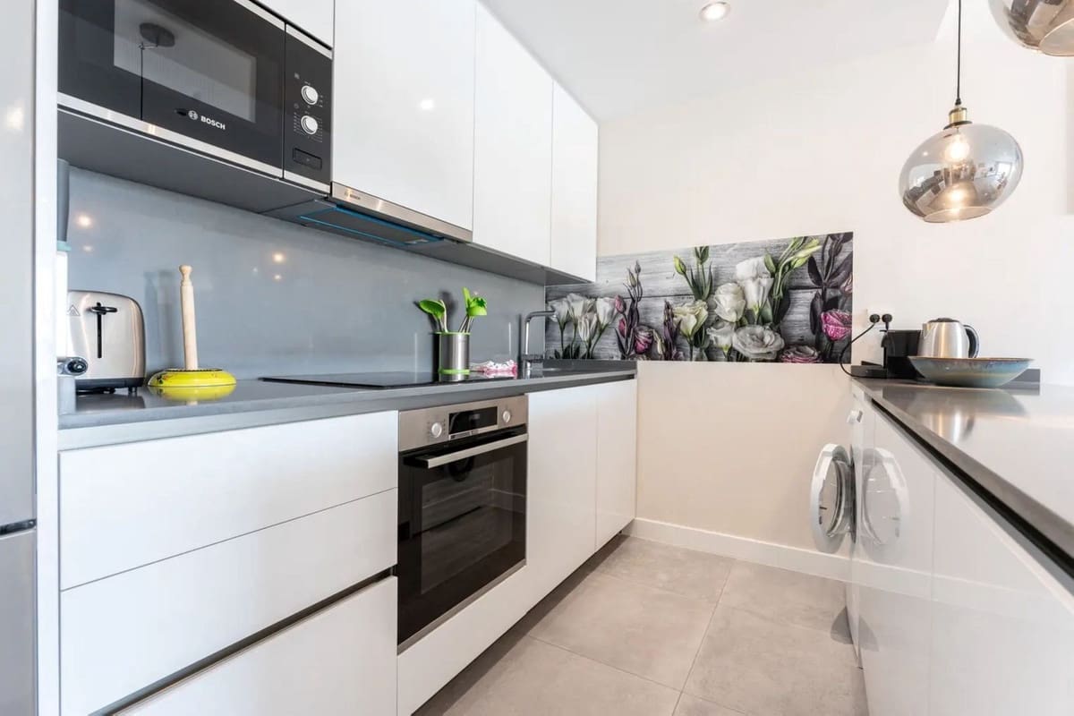 2 Zimmer Apartment zu verkaufen in La Cala de Mijas mit Pool Garage - 599.000 € (Ref: 9321647)