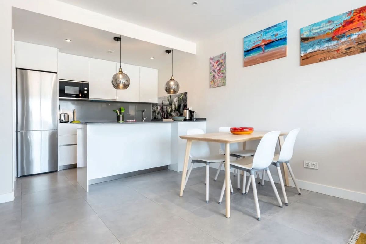 2 Zimmer Apartment zu verkaufen in La Cala de Mijas mit Pool Garage - 599.000 € (Ref: 9321647)