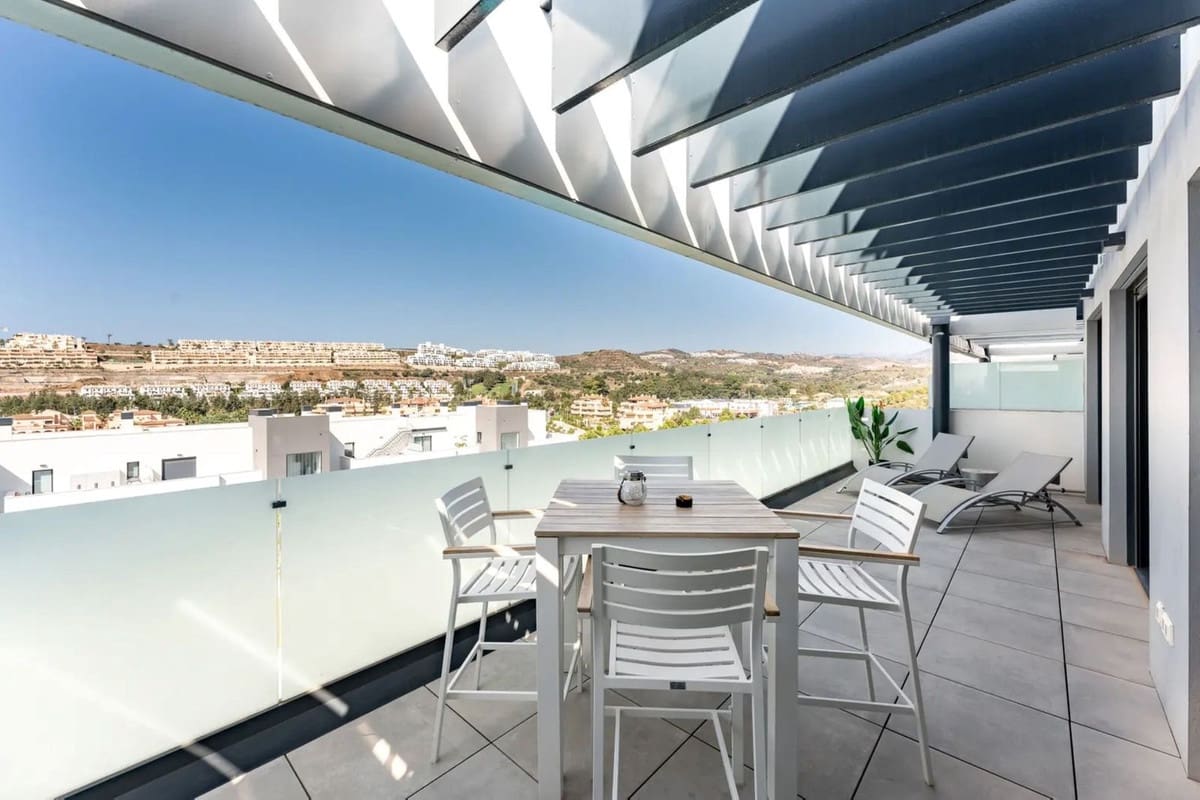 2 Zimmer Apartment zu verkaufen in La Cala de Mijas mit Pool Garage - 599.000 € (Ref: 9321647)