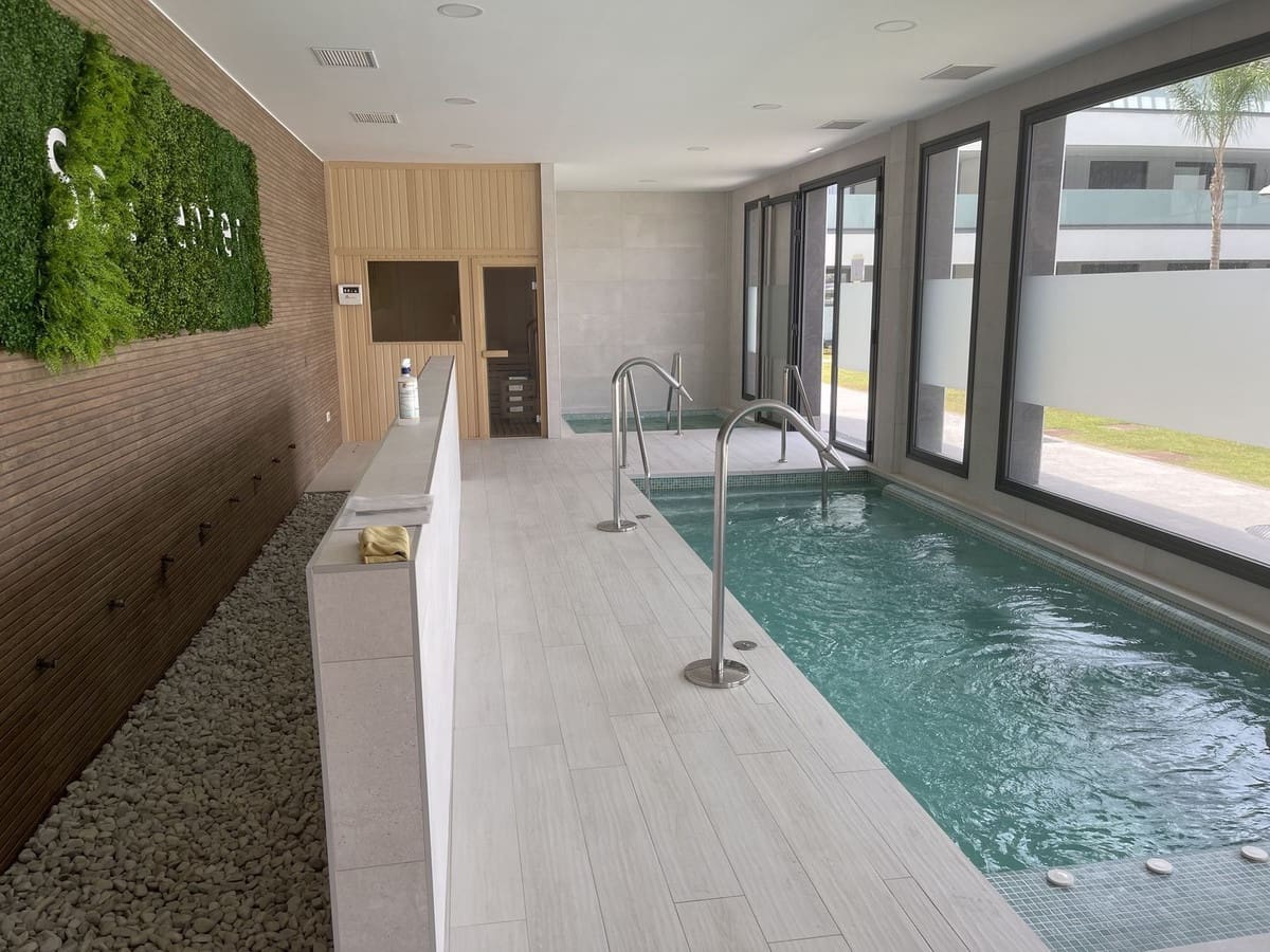 2 Zimmer Apartment zu verkaufen in La Cala de Mijas mit Pool Garage - 599.000 € (Ref: 9321647)