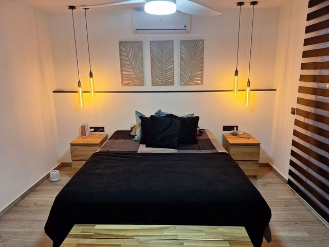 4 soveværelse Semi-Rækkehus til salg i Calahonda, Mijas med swimmingpool garage - € 595.000 (Ref: 9337729)