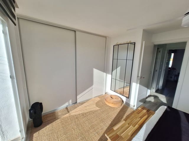 4 soveværelse Semi-Rækkehus til salg i Calahonda, Mijas med swimmingpool garage - € 595.000 (Ref: 9337729)