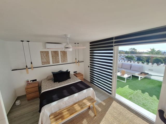 4 soveværelse Semi-Rækkehus til salg i Calahonda, Mijas med swimmingpool garage - € 595.000 (Ref: 9337729)