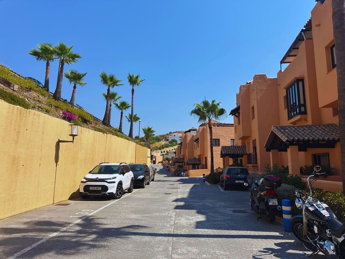 2 sypialnia Apartament na sprzedaż w Calahonda z basenem garażem - 320 000 € (Ref: 9340963)