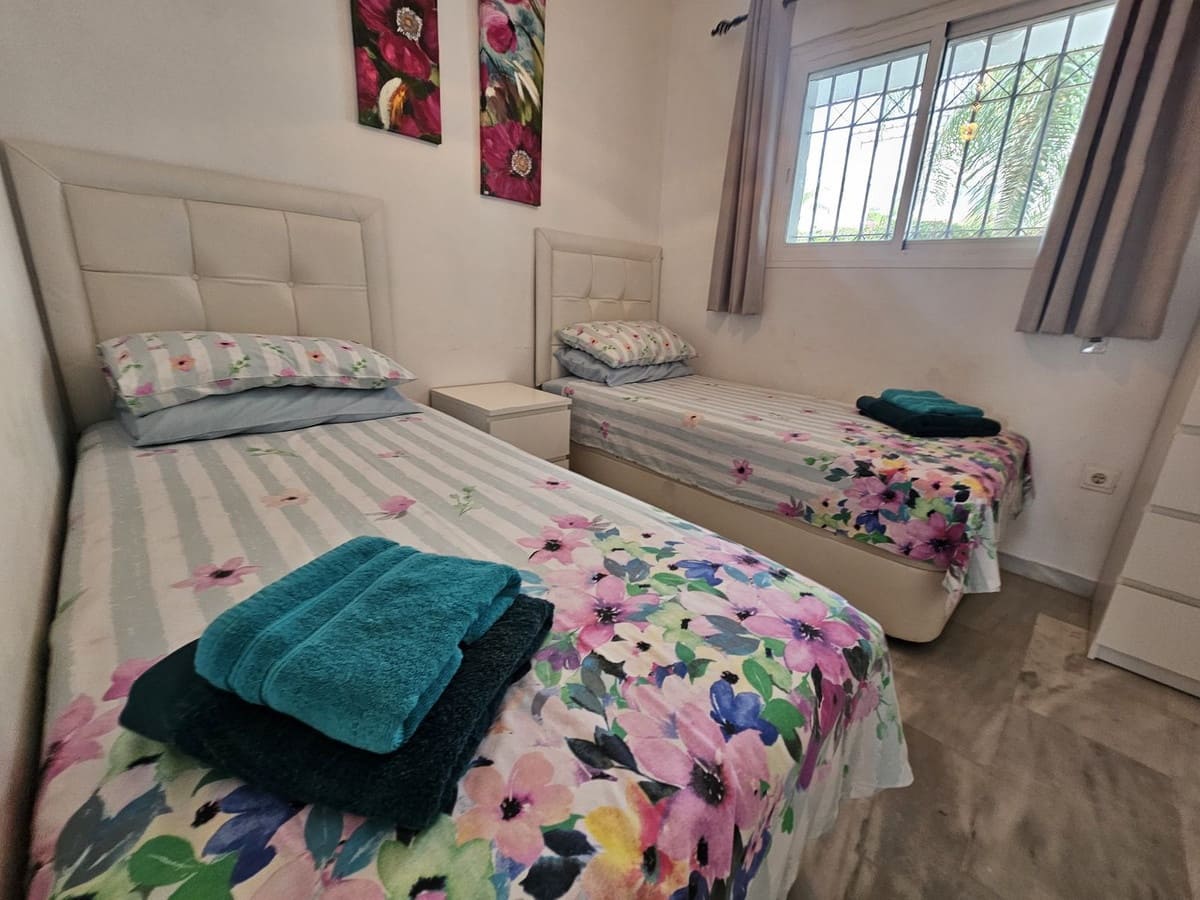 2 soveværelse Lejlighed til salg i Calahonda med swimmingpool garage - € 335.000 (Ref: 9340964)