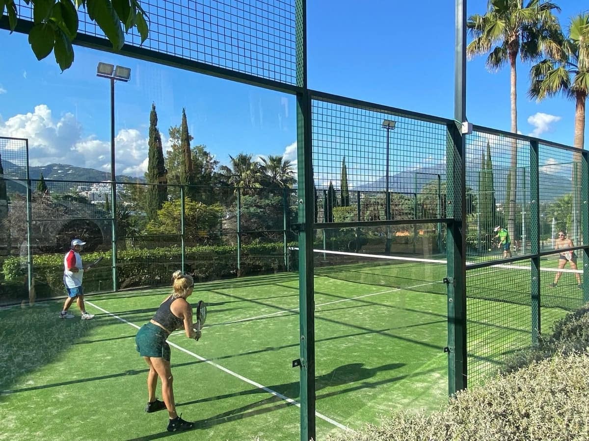 3 chambre Appartement à vendre à Benahavis avec piscine - 519 000 € (Ref: 9340965)