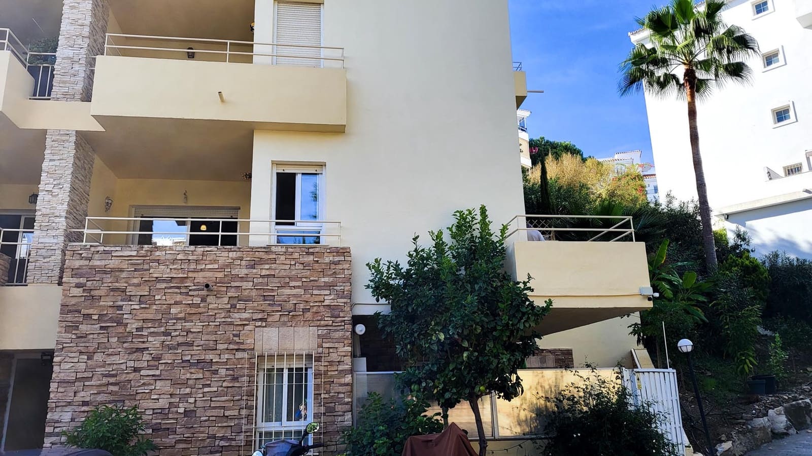 2 chambre Appartement à vendre à Riviera del Sol avec piscine garage - 240 000 € (Ref: 9346881)