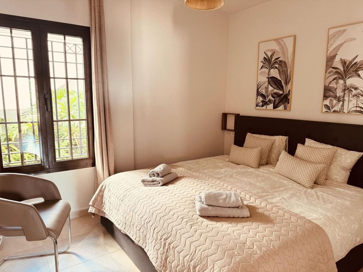 2 bedroom Apartment for sale in Marbella with pool garage - € 385,000 (Ref: 9371759)