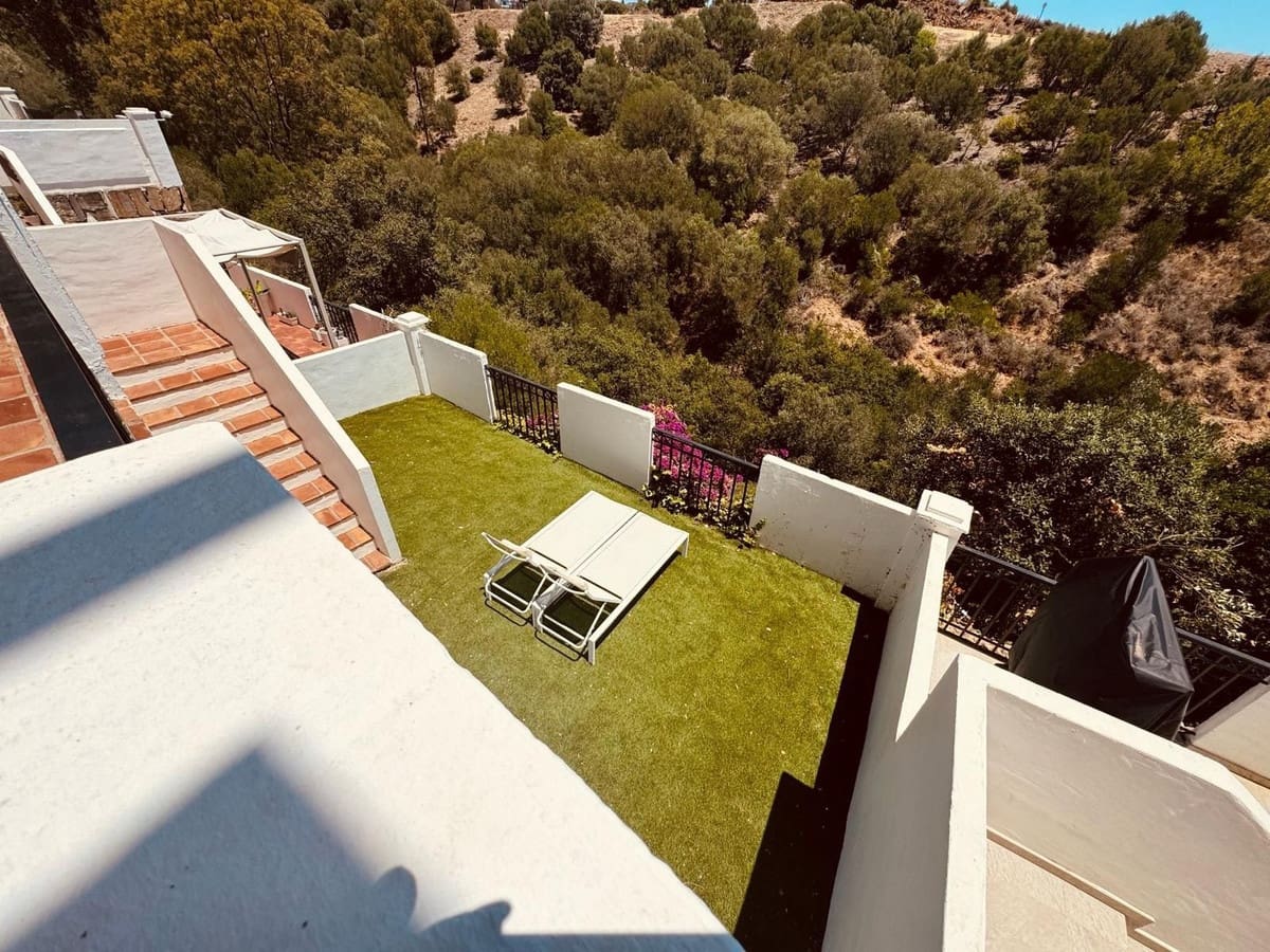 2 bedroom Apartment for sale in Marbella with pool garage - € 385,000 (Ref: 9371759)