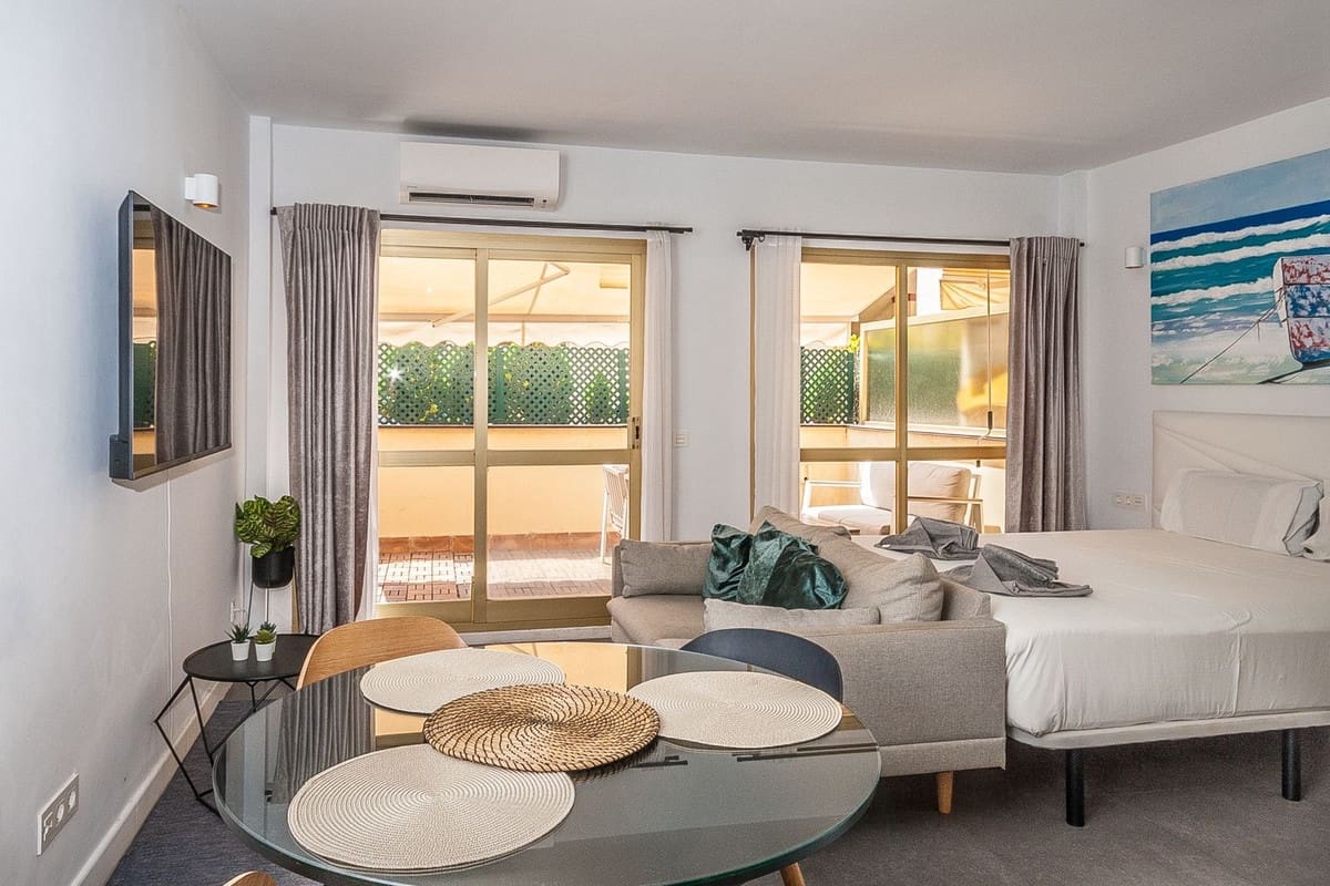 Studio til salgs i Marbella med svømmebasseng - € 279 000 (Ref: 9371761)