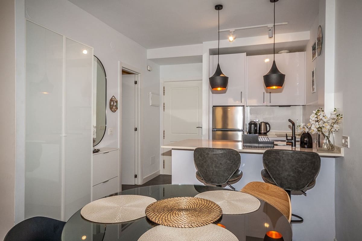 Studio til salgs i Marbella med svømmebasseng - € 279 000 (Ref: 9371761)