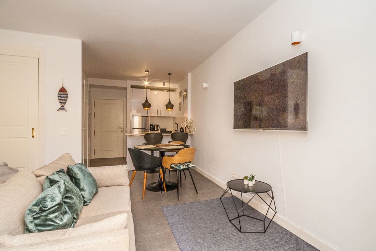 Studio til salgs i Marbella med svømmebasseng - € 279 000 (Ref: 9371761)