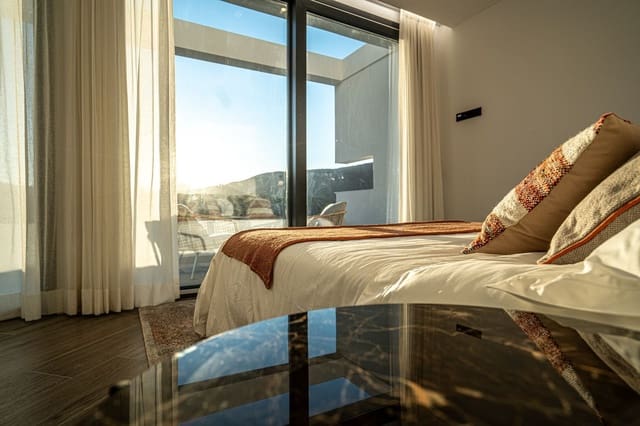 3 Zimmer Villa zu verkaufen in Mijas Costa, Mijas mit Pool Garage - 1.150.000 € (Ref: 9374986)