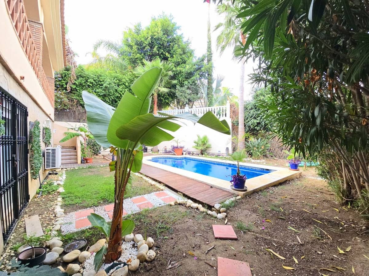 4 bedroom Villa for sale in Riviera del Sol with pool garage - € 795,000 (Ref: 9374987)