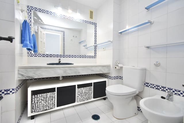 3 bedroom Apartment for sale in Fuengirola with pool - € 625,000 (Ref: 9378752)