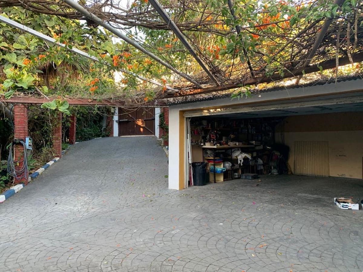 4 Zimmer Villa zu verkaufen in Mijas Costa mit Pool Garage - 768.500 € (Ref: 9382376)