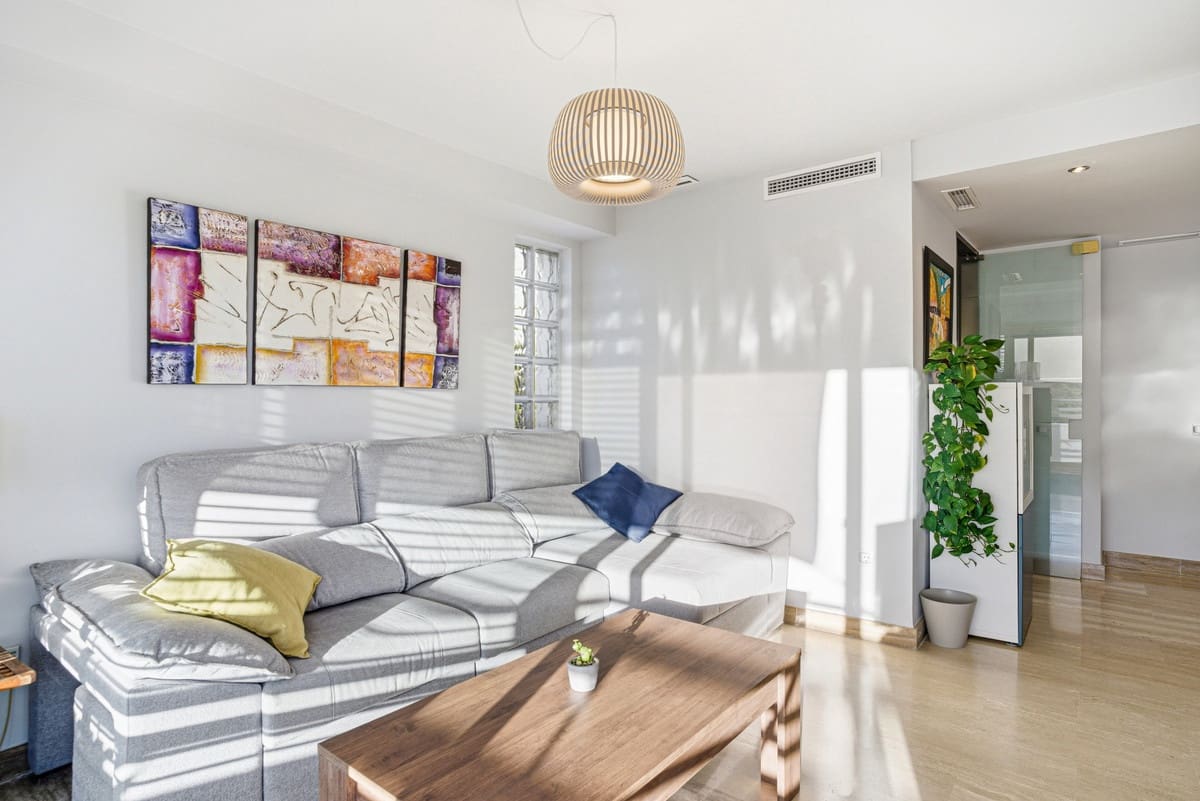 3 makuuhuone Kattohuoneisto myytävänä paikassa La Cala de Mijas mukana uima-altaan 
autotalli - 435 000 € (Ref: 9382381)