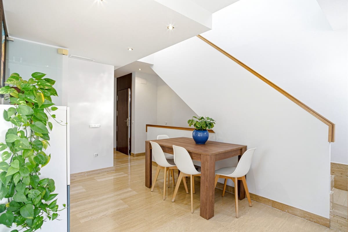 3 makuuhuone Kattohuoneisto myytävänä paikassa La Cala de Mijas mukana uima-altaan 
autotalli - 435 000 € (Ref: 9382381)