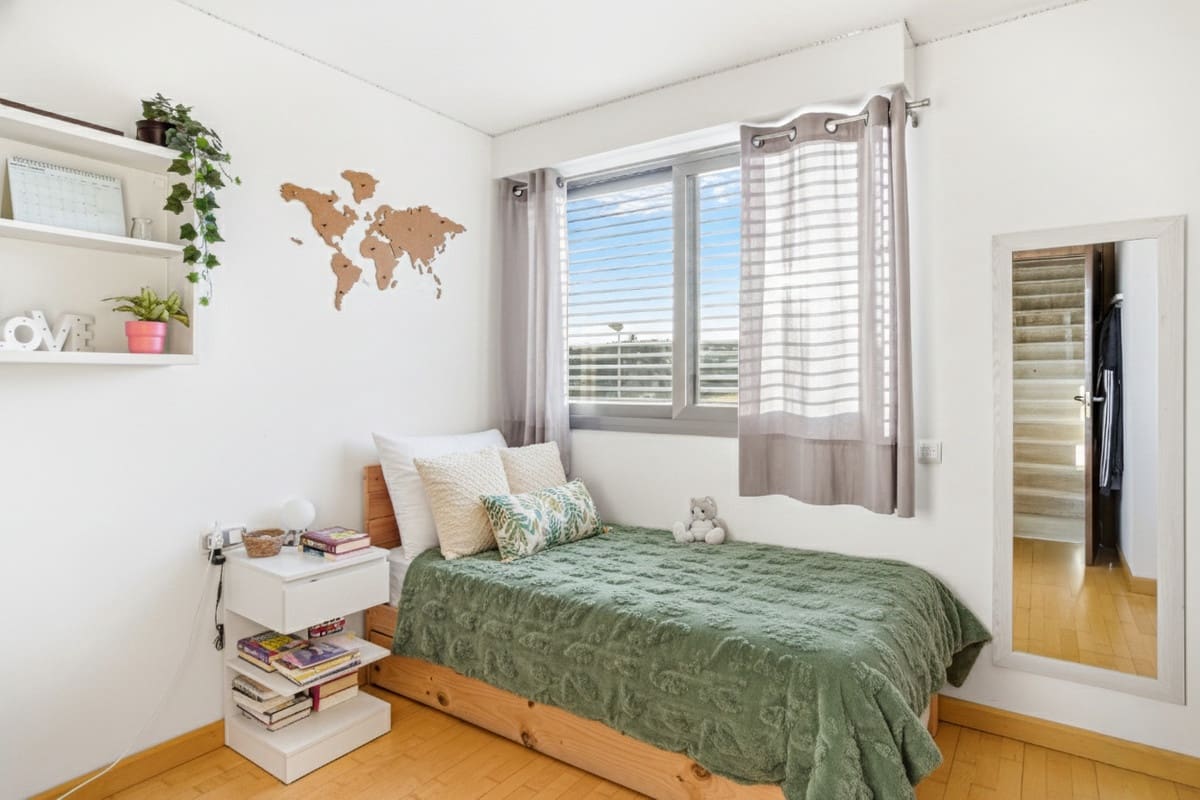 3 makuuhuone Kattohuoneisto myytävänä paikassa La Cala de Mijas mukana uima-altaan 
autotalli - 435 000 € (Ref: 9382381)