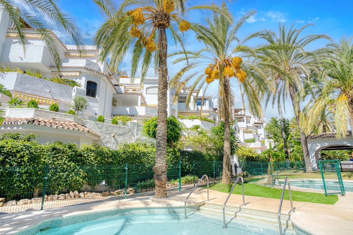 2 sovrum Lägenhet till salu i Marbella med pool garage - 585 000 € (Ref: 9385158)