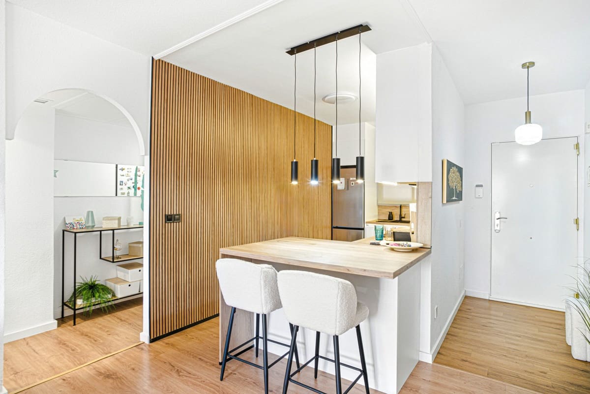 2 bedroom Apartment for sale in Marbella with pool garage - € 399,000 (Ref: 9385159)