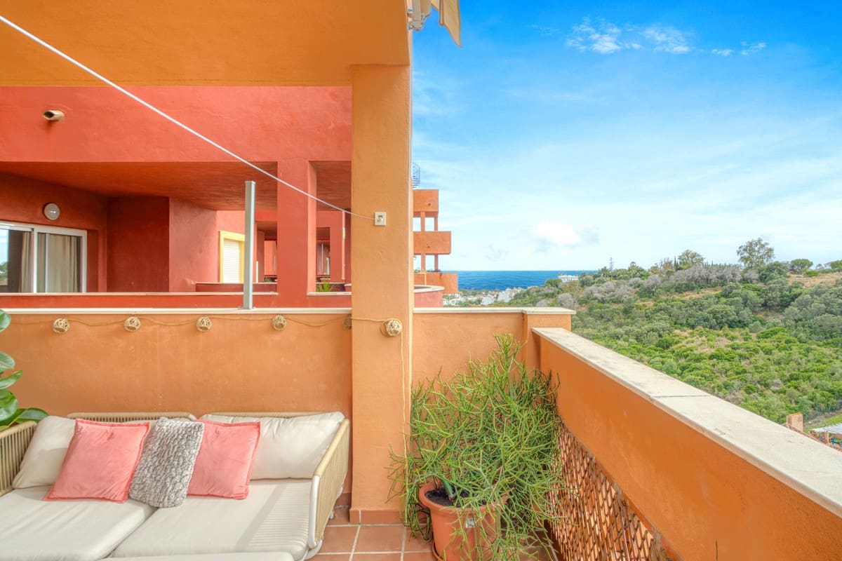 Apartamento de 2 habitaciones en Marbella en venta con piscina garaje - 359.000 € (Ref: 9385159)