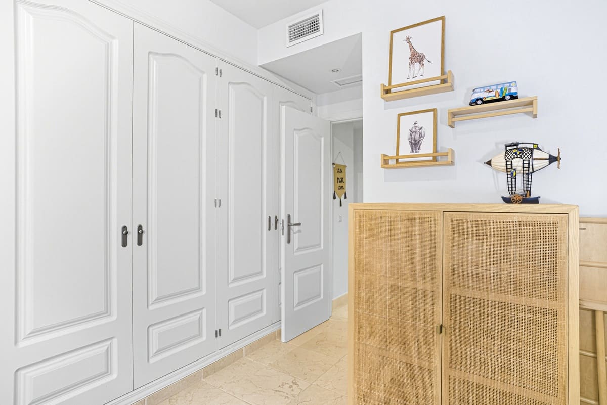 2 Zimmer Apartment zu verkaufen in Estepona mit Pool Garage - 455.000 € (Ref: 9385160)