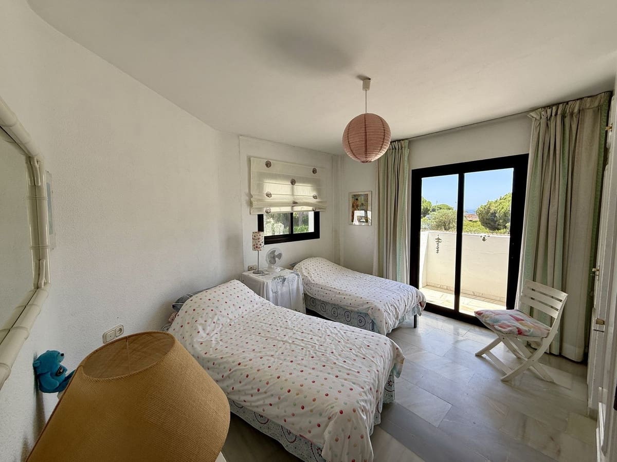 Apartamento de 2 habitaciones en Calahonda en venta con piscina - 320.000 € (Ref: 9387509)