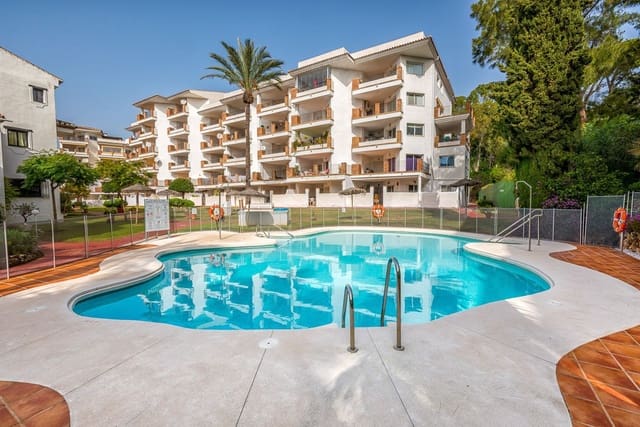 2 bedroom Apartment for sale in Calahonda, Mijas with pool - € 320,000 (Ref: 9387509)
