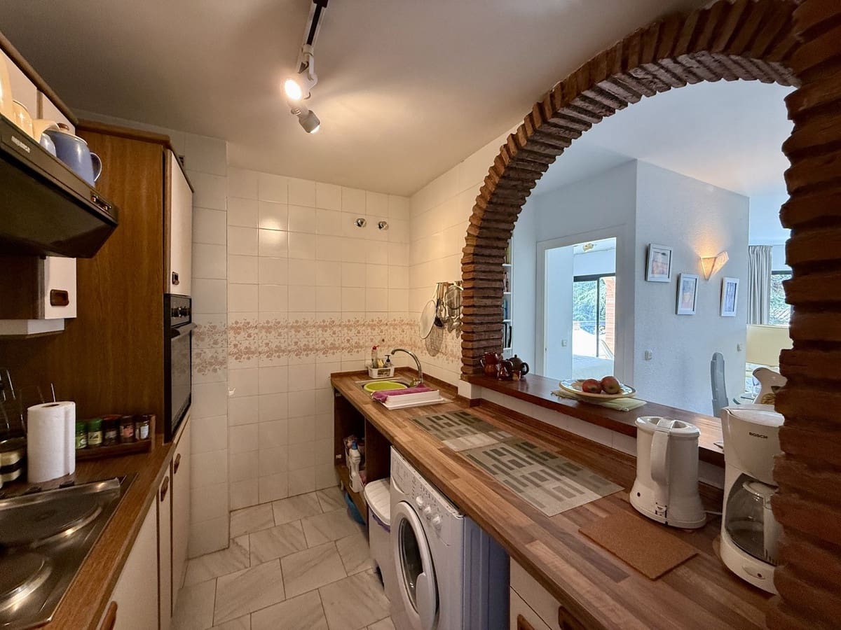 Apartamento de 2 habitaciones en Calahonda en venta con piscina - 320.000 € (Ref: 9387509)