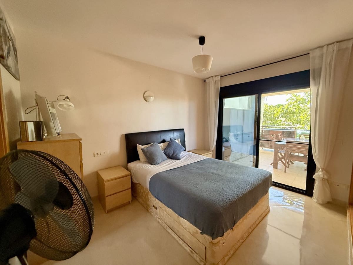 2 soverom Leilighet til salgs i Riviera del Sol med svømmebasseng garasje - € 295 000 (Ref: 9402487)