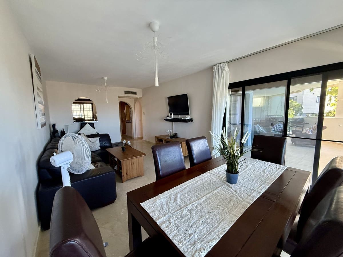 2 soverom Leilighet til salgs i Riviera del Sol med svømmebasseng garasje - € 295 000 (Ref: 9402487)