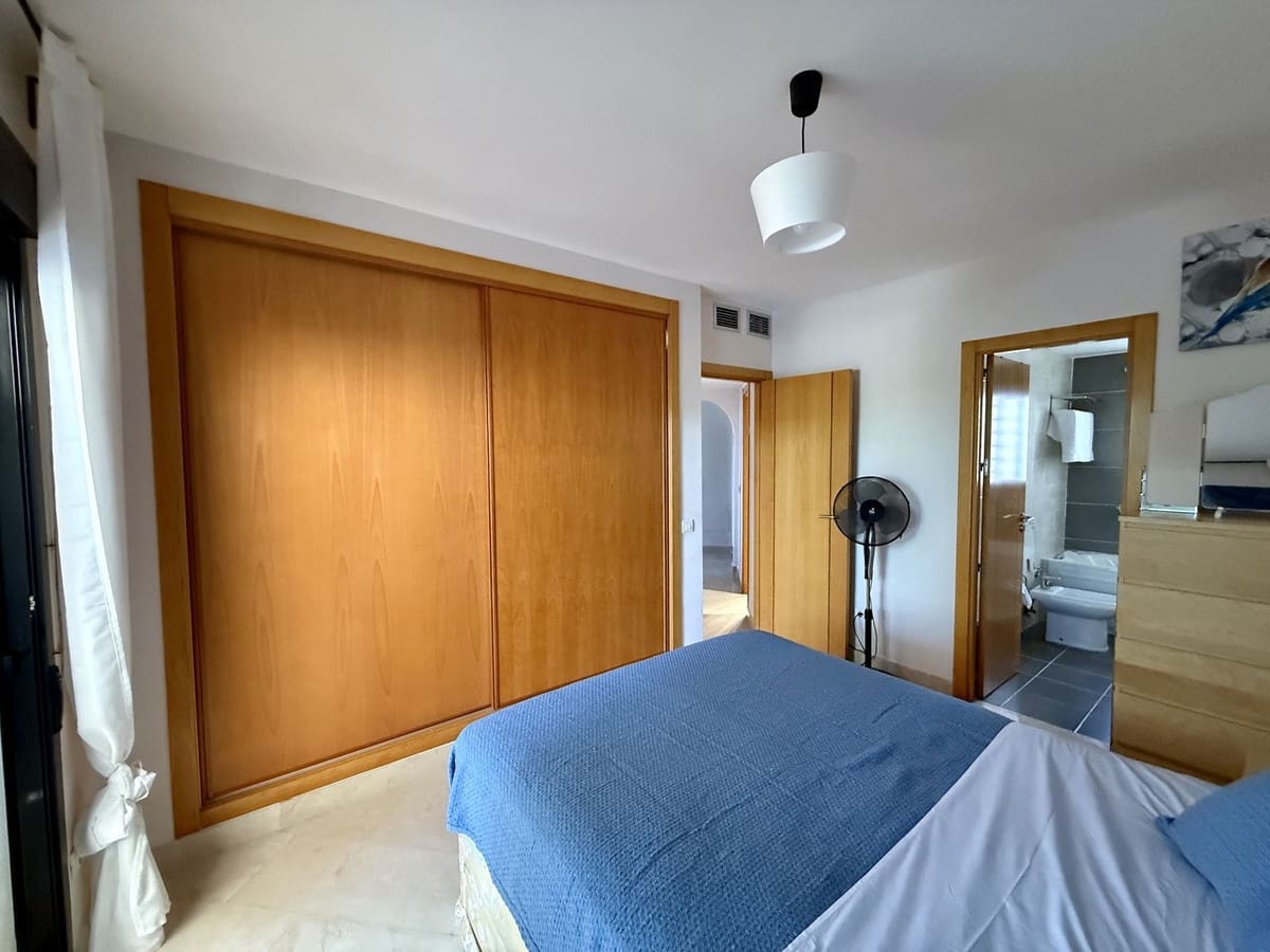 2 soverom Leilighet til salgs i Riviera del Sol med svømmebasseng garasje - € 295 000 (Ref: 9402487)