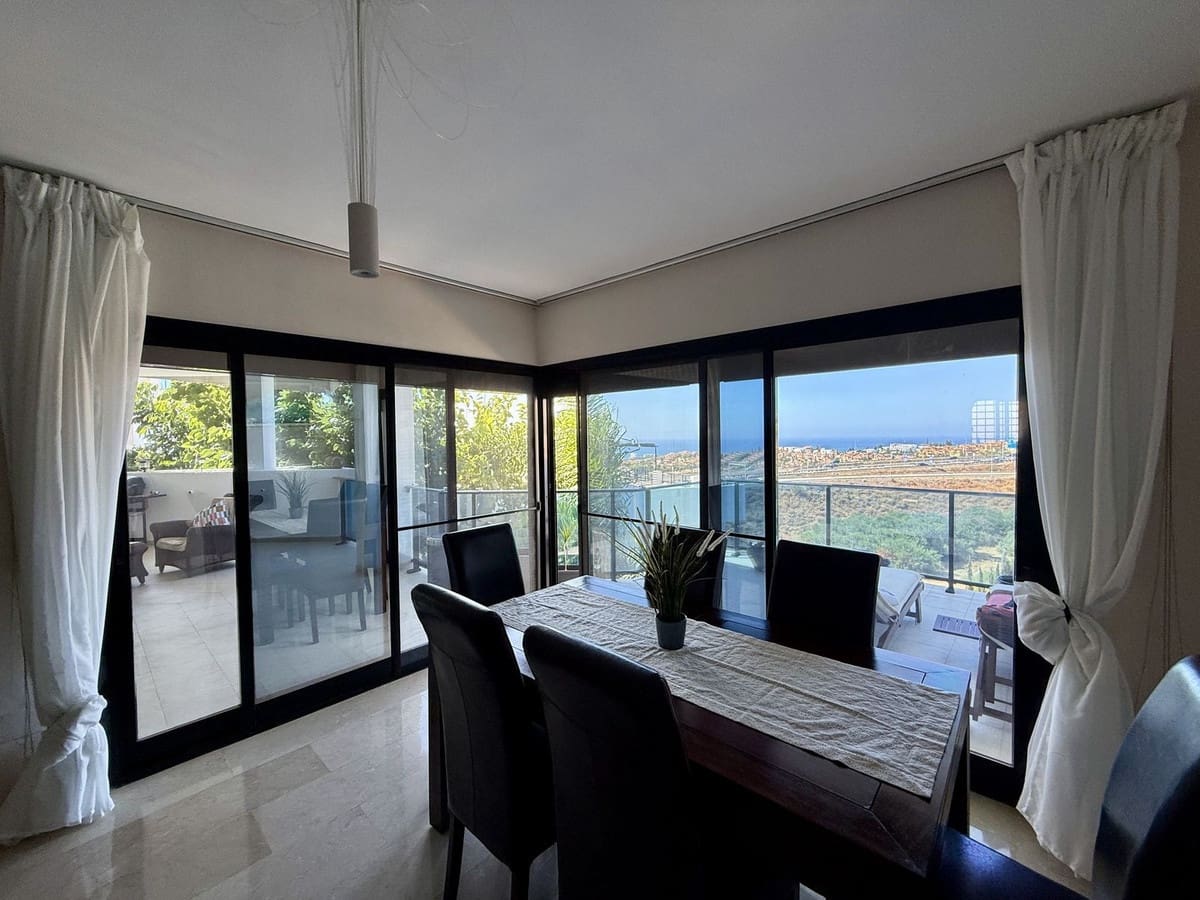 2 soverom Leilighet til salgs i Riviera del Sol med svømmebasseng garasje - € 295 000 (Ref: 9402487)