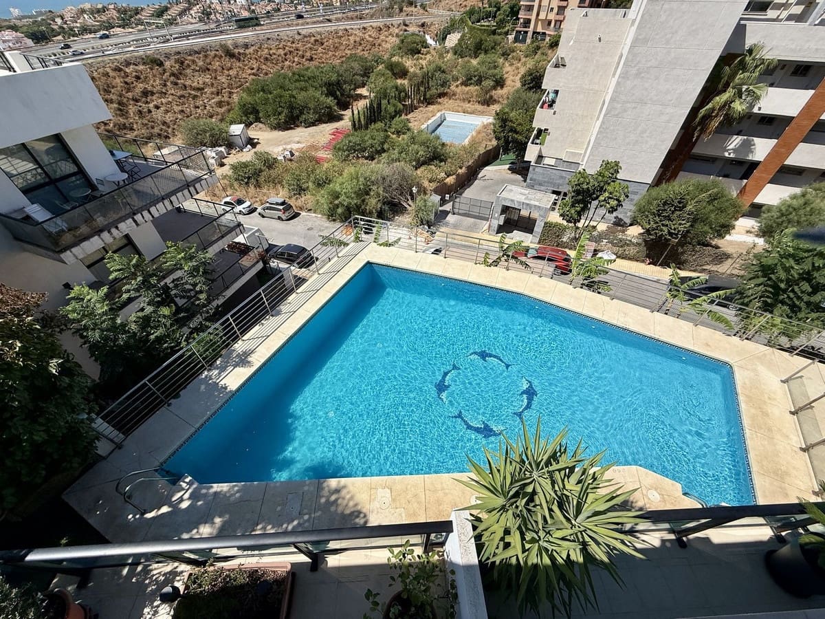 2 soverom Leilighet til salgs i Riviera del Sol med svømmebasseng garasje - € 295 000 (Ref: 9402487)