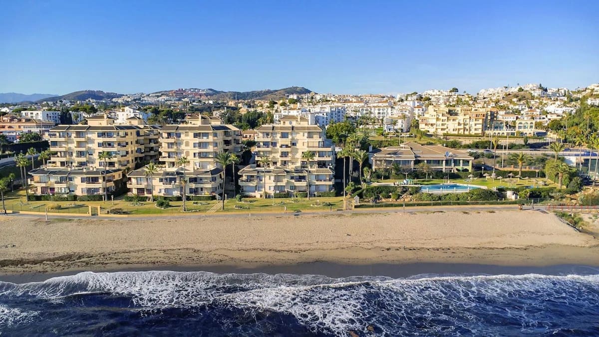 1 Zimmer Apartment zu verkaufen in Mijas Costa mit Pool Garage - 395.000 € (Ref: 9402488)