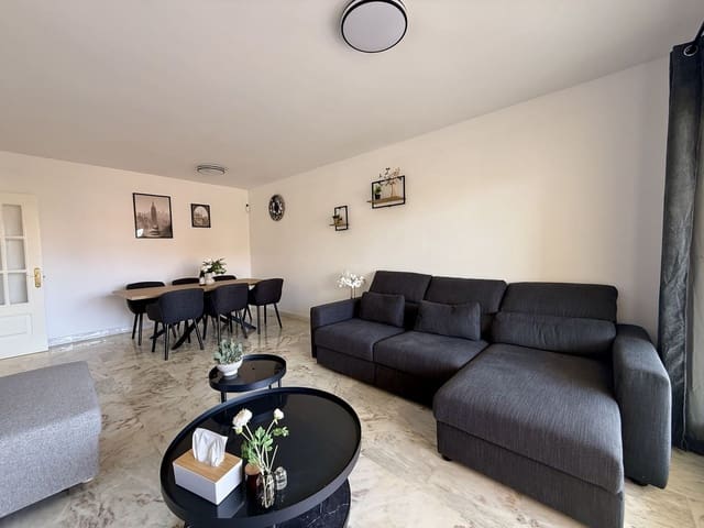 Apartamento de 2 habitaciones en La Cala de Mijas, Mijas en venta con piscina garaje - 380.000 € (Ref: 9402489)