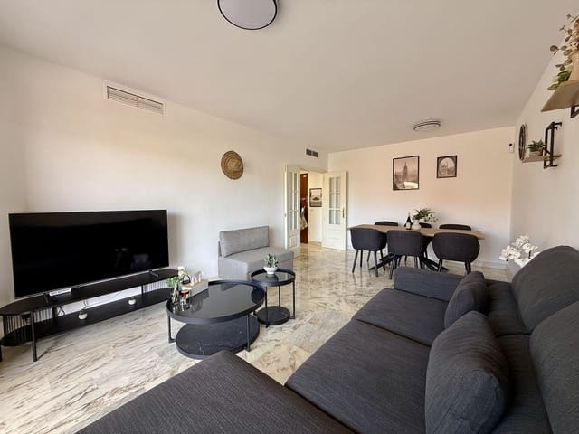 Apartamento de 2 habitaciones en La Cala de Mijas, Mijas en venta con piscina garaje - 380.000 € (Ref: 9402489)