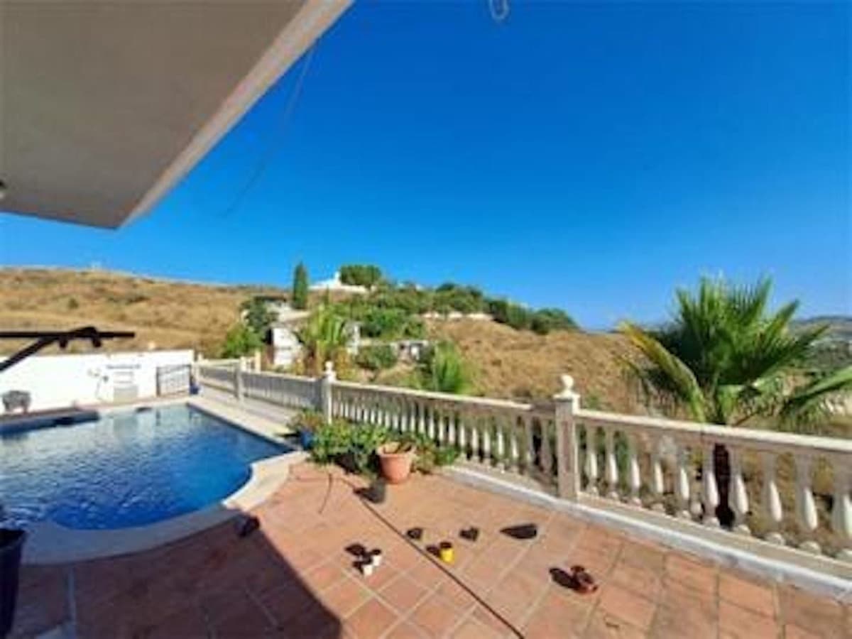 5 bedroom Villa for sale in Mijas Costa with pool garage - € 525,000 (Ref: 9402490)