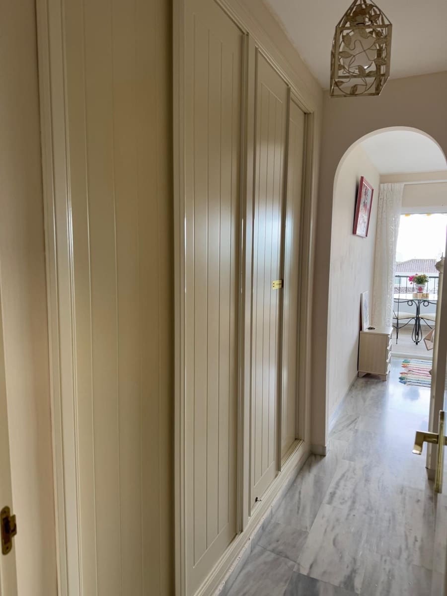 2 Zimmer Apartment zu verkaufen in Calahonda mit Pool Garage - 350.000 € (Ref: 9402491)