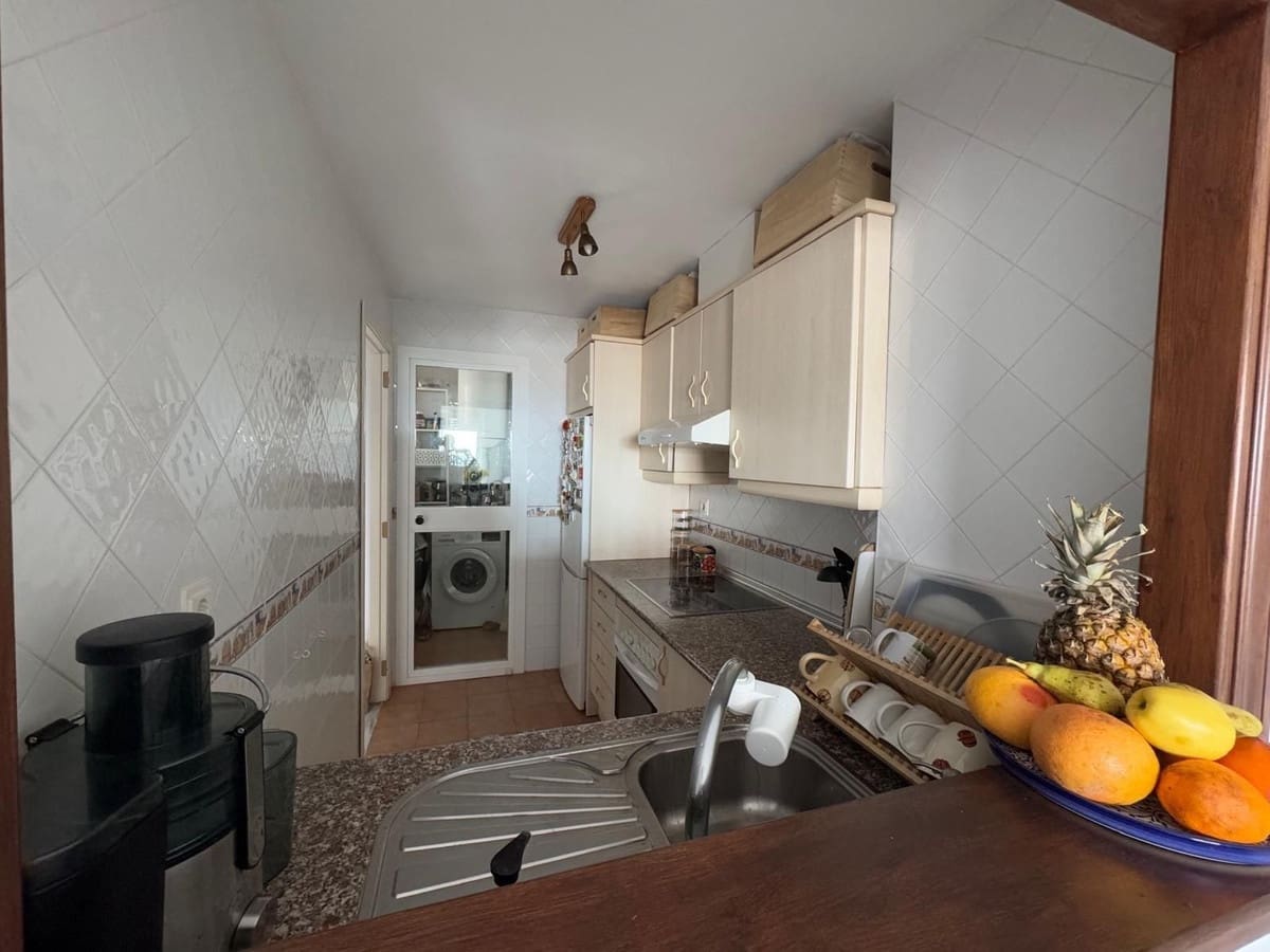 2 Zimmer Apartment zu verkaufen in Calahonda mit Pool Garage - 350.000 € (Ref: 9402491)