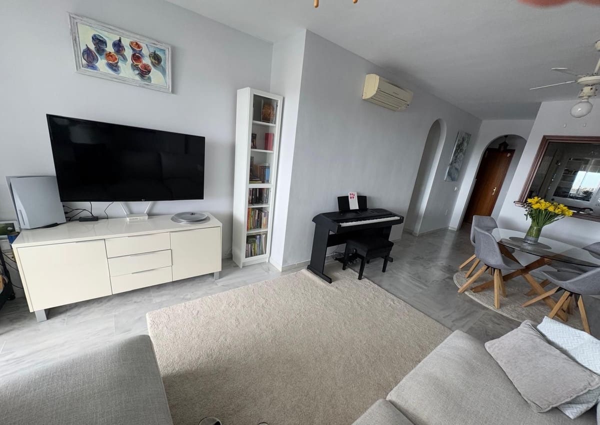 2 bedroom Apartment for sale in Calahonda with pool garage - € 350,000 (Ref: 9402491)