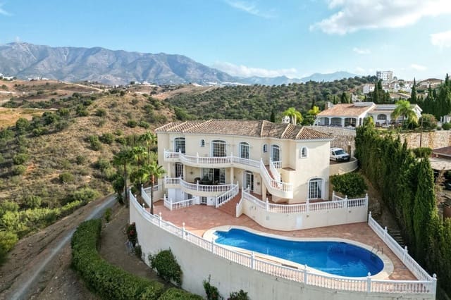 5 sovrum Villa till salu i Mijas Costa, Mijas med pool garage - 1 100 000 € (Ref: 9402492)