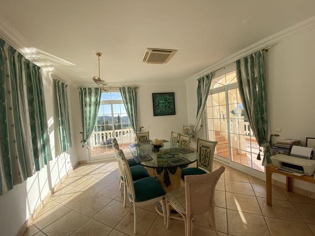 5 sovrum Villa till salu i Mijas Costa, Mijas med pool garage - 1 100 000 € (Ref: 9402492)