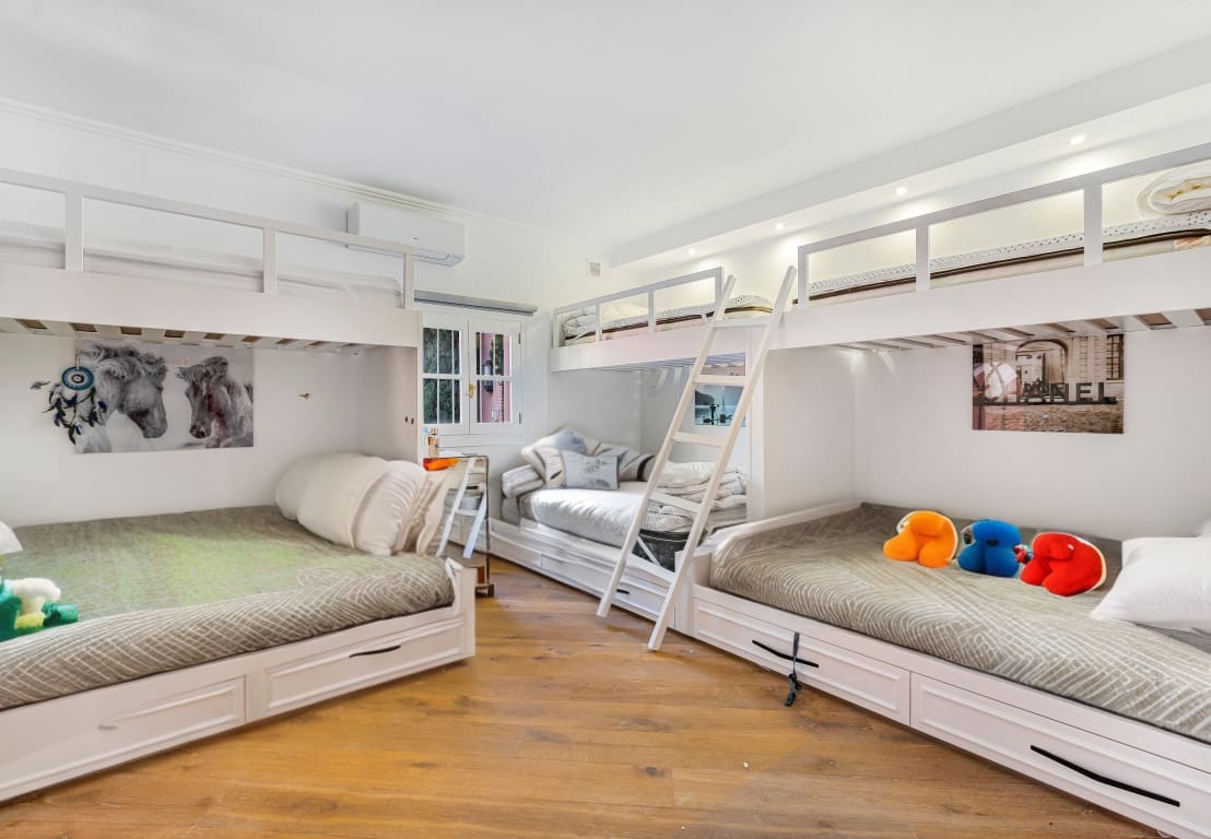 Chalet de 6 habitaciones en Marbella en venta con piscina garaje - 5.400.000 € (Ref: 9402495)