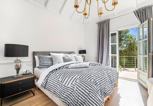 Chalet de 6 habitaciones en Marbella en venta con piscina garaje - 5.400.000 € (Ref: 9402495)