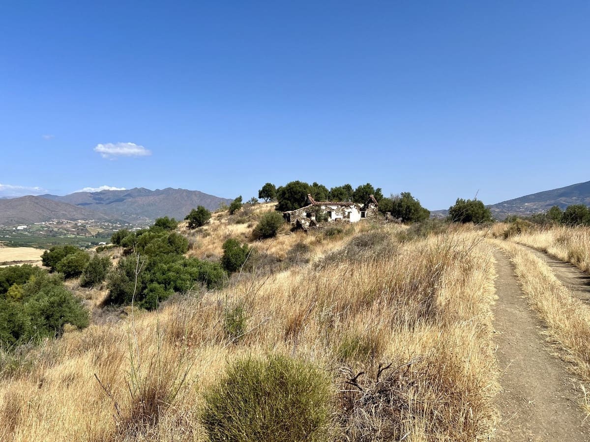 Building Plot for sale in La Cala de Mijas - € 385,000 (Ref: 9402496)